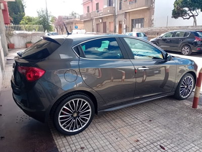 Alfa Romeo Giulietta 1.6 JTDm-2 Distinctive (3)