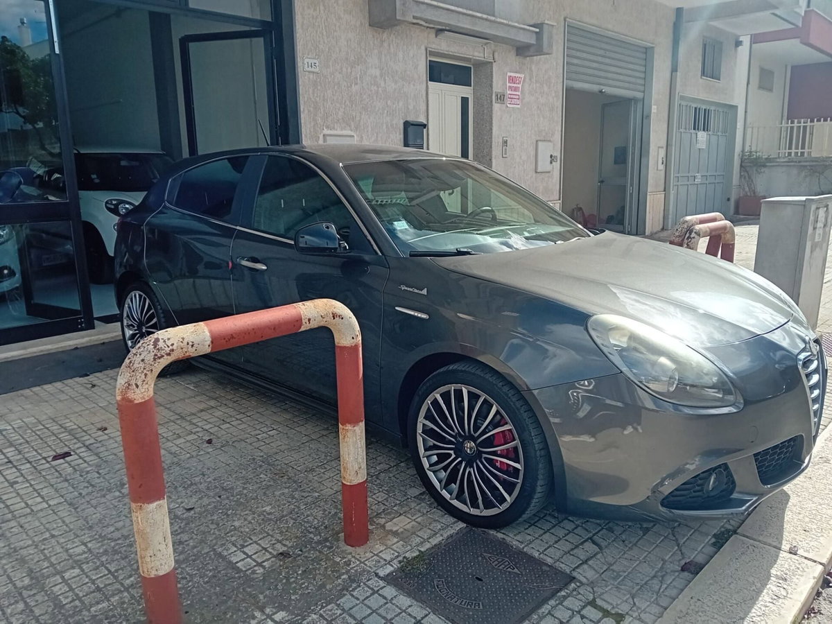 Alfa Romeo Giulietta 1.6 JTDm-2 Distinctive (6)