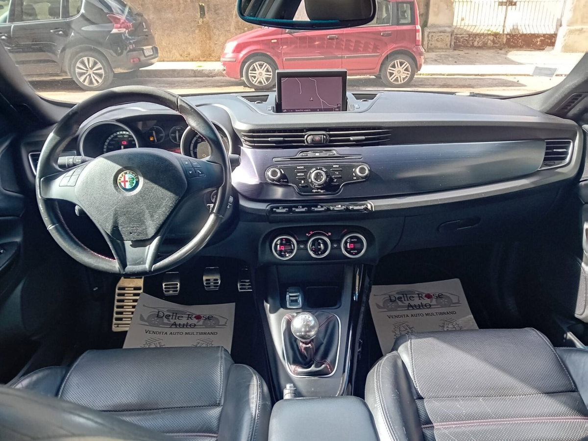 Alfa Romeo Giulietta 1.6 JTDm-2 Distinctive (7)