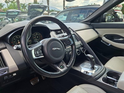 Jaguar E-Pace 2.0D 150 CV AWD aut. R-Dynamic (15)