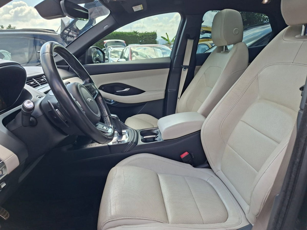 Jaguar E-Pace 2.0D 150 CV AWD aut. R-Dynamic (17)