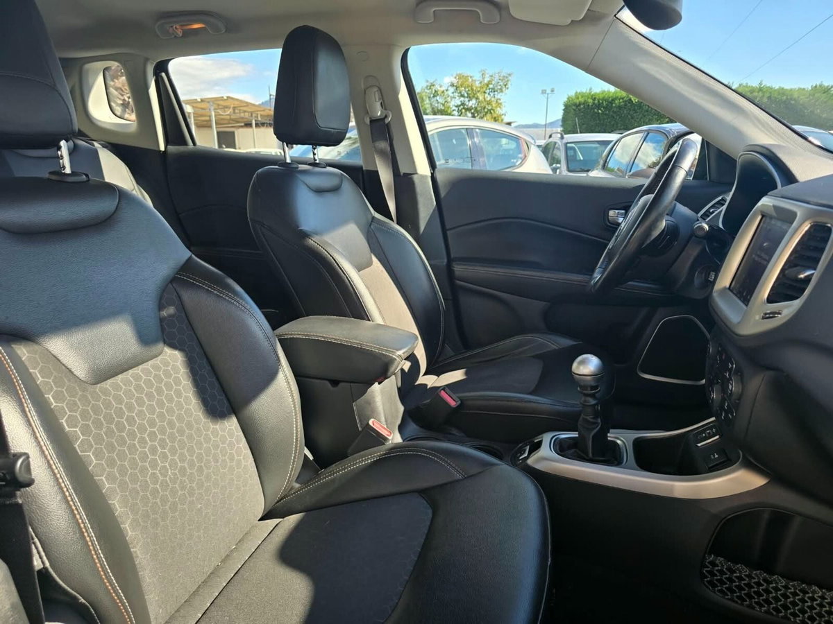 Jeep Compass 1.6 Multijet II 2WD Limited (17)