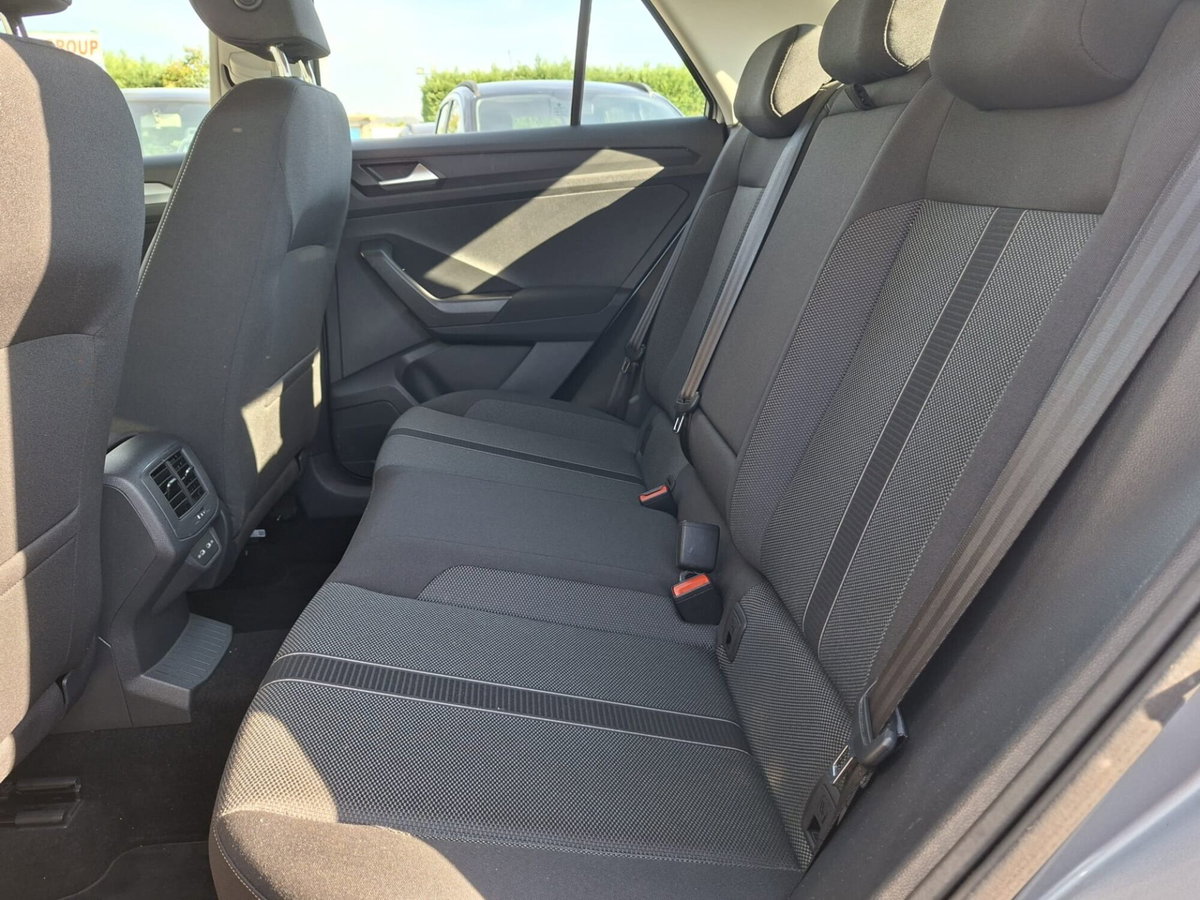 Volkswagen T-Roc 1.0 TSI Business BlueMotion Technology (19)