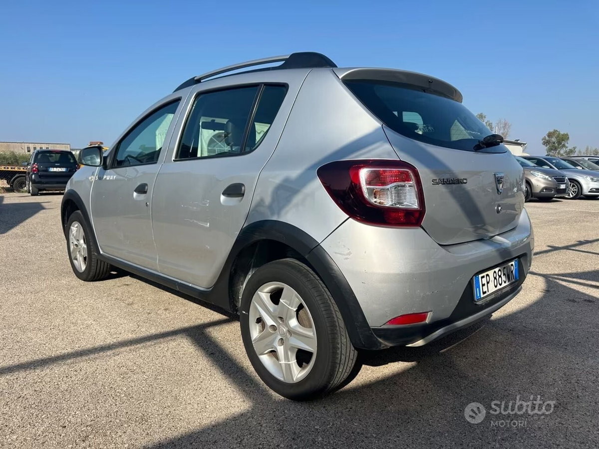 Dacia Sandero 1.5 dCi 75CV Embleme (4)