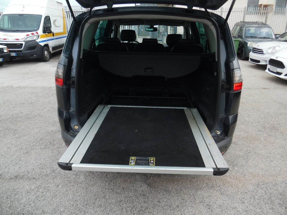 Ford S-Max 2.0 TDCi 140CV Titanium (7)