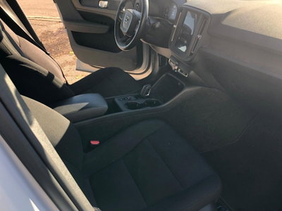 Volvo XC40 D3 AWD Geartronic Momentum (11)