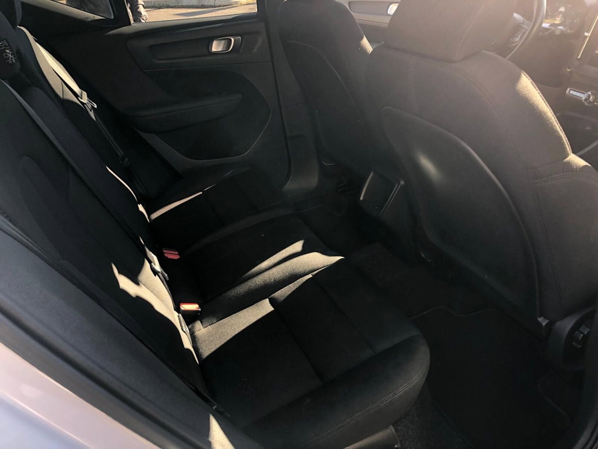 Volvo XC40 D3 AWD Geartronic Momentum (13)