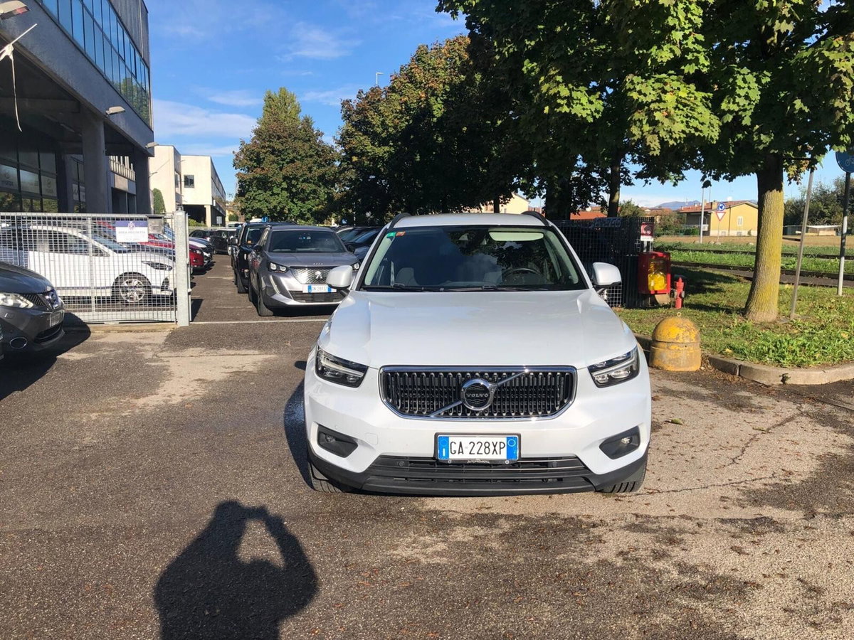 Volvo XC40 D3 AWD Geartronic Momentum (3)