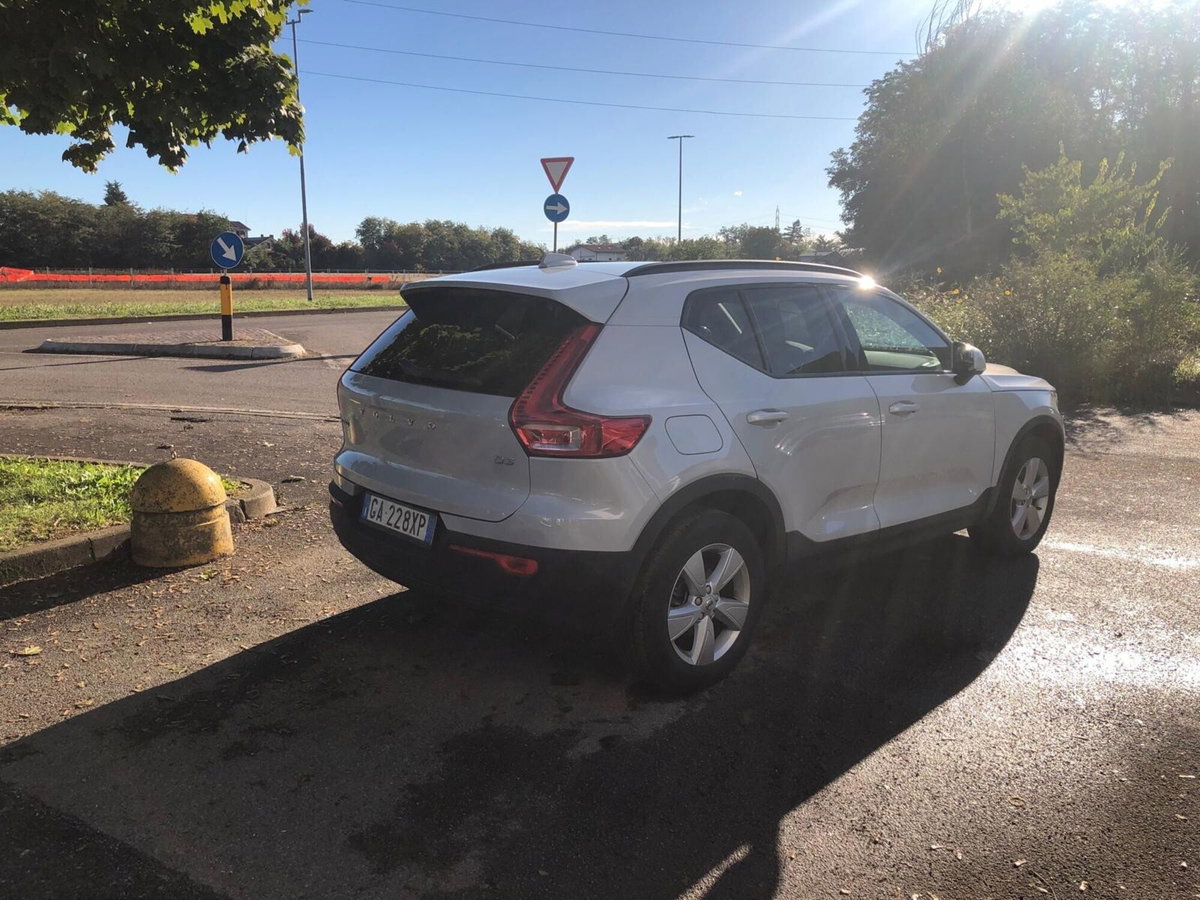 Volvo XC40 D3 AWD Geartronic Momentum (4)