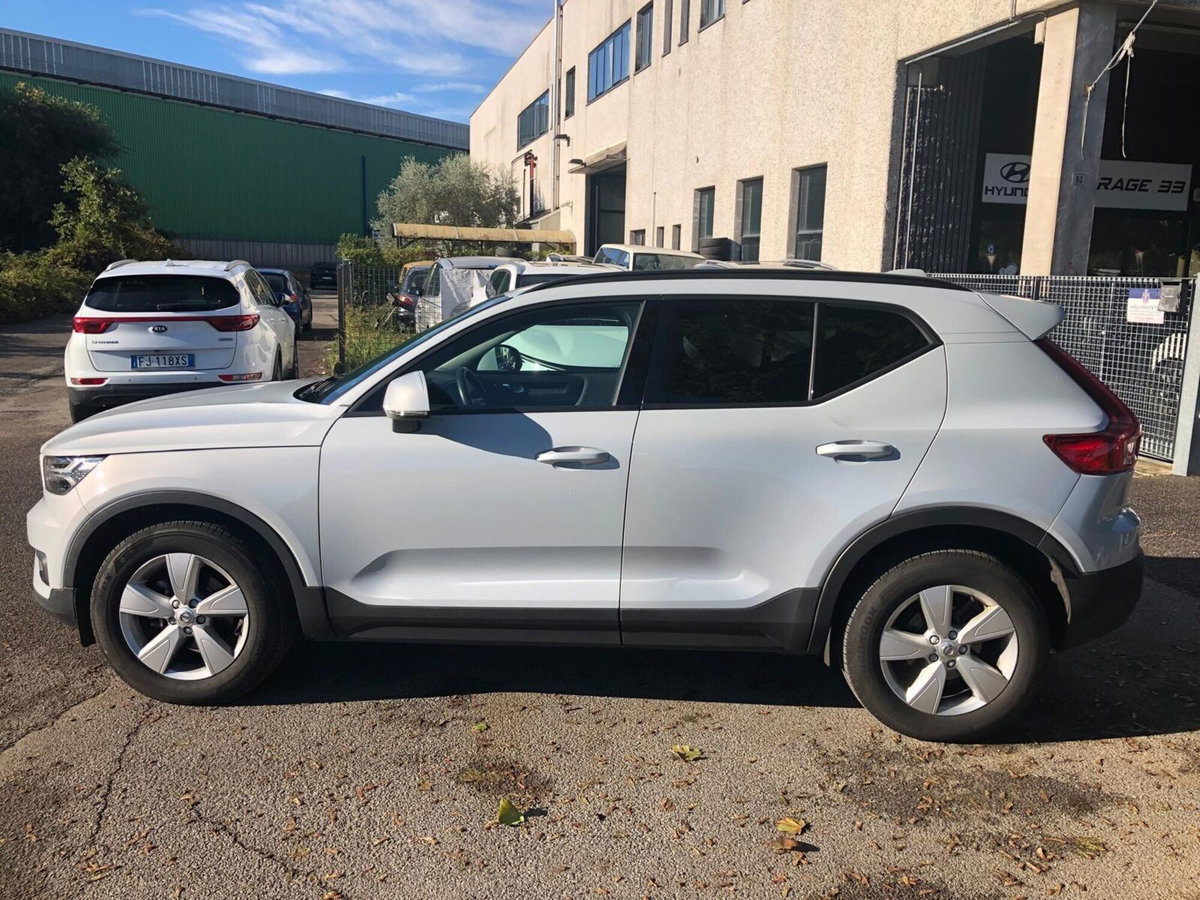 Volvo XC40 D3 AWD Geartronic Momentum (8)