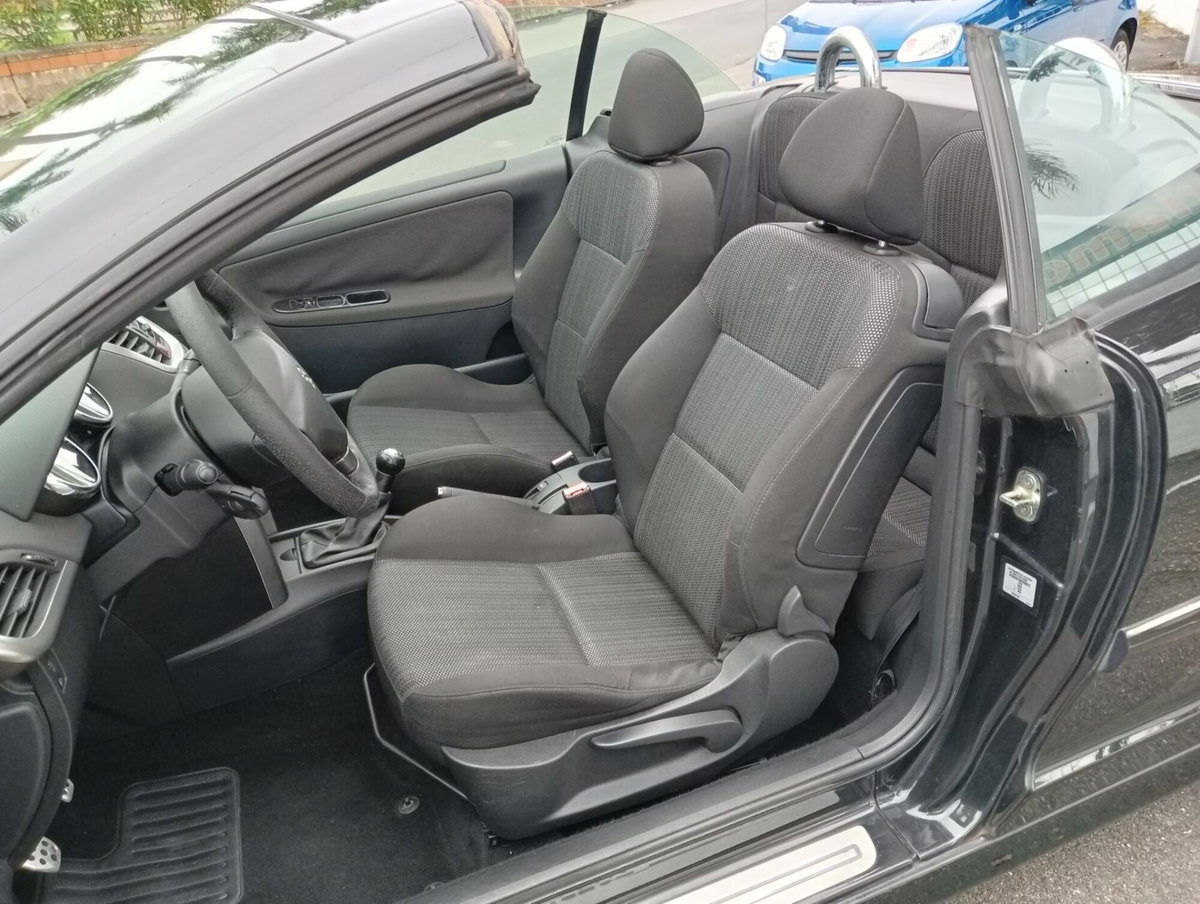 Peugeot 207 Cabrio VTi 120CV CC Allure (8)