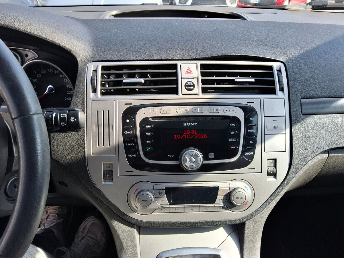 Ford Kuga 2.0 TDCi 136 CV 2WD Titanium DPF (8)