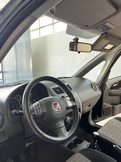 Fiat Sedici 2.0 MJT 16V DPF 4x4 Dynamic (9)