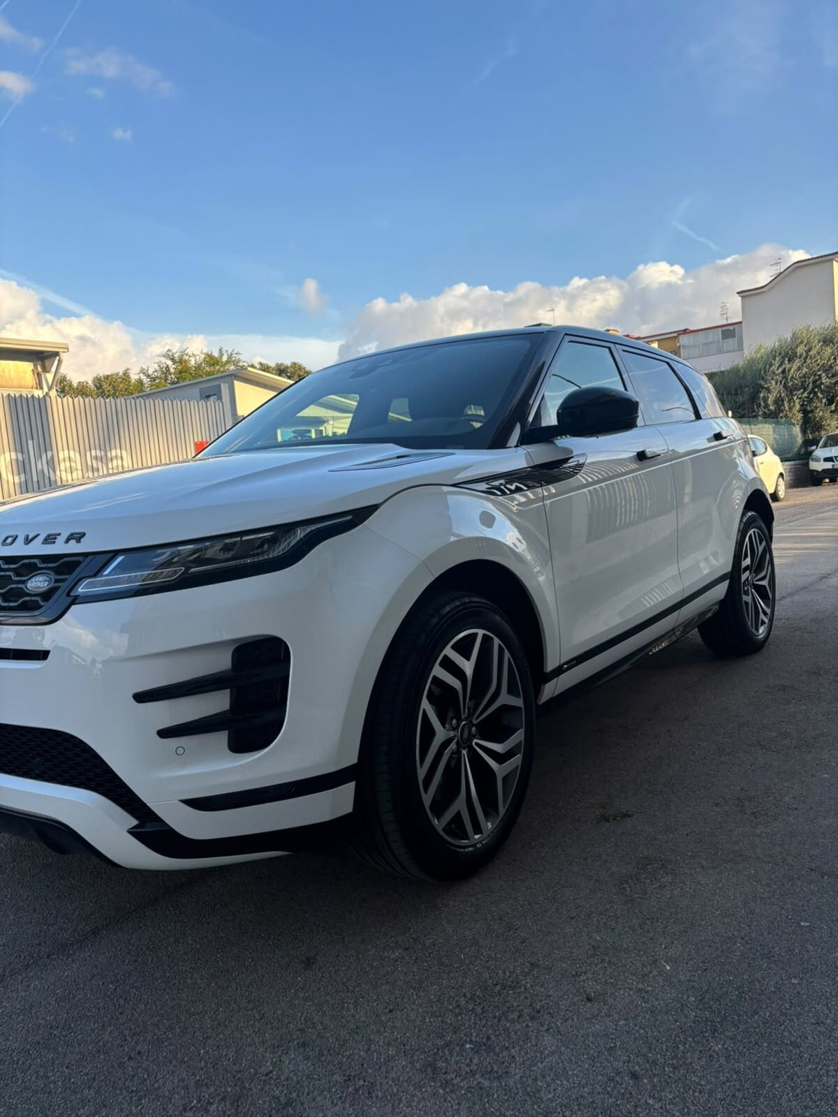 Land Rover Range Rover Evoque 2.0D I4-L.Flw 150CV AWD Aut R-Dynamic HSE (2)
