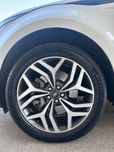 Land Rover Range Rover Evoque 2.0D I4-L.Flw 150CV AWD Aut R-Dynamic HSE (4)