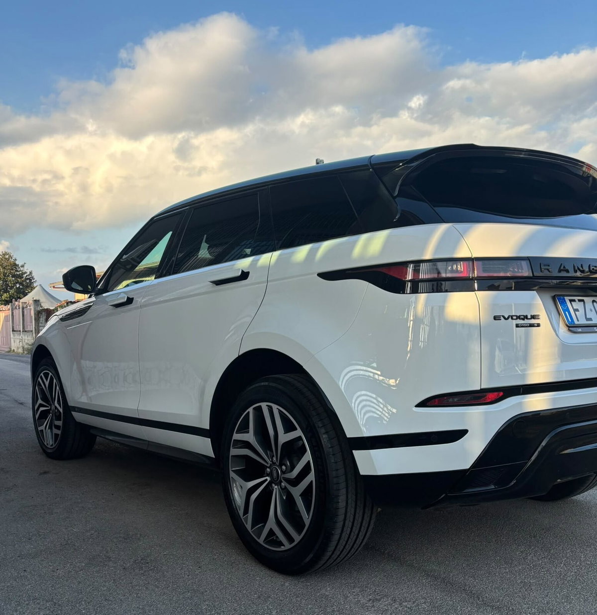 Land Rover Range Rover Evoque 2.0D I4-L.Flw 150CV AWD Aut R-Dynamic HSE (6)