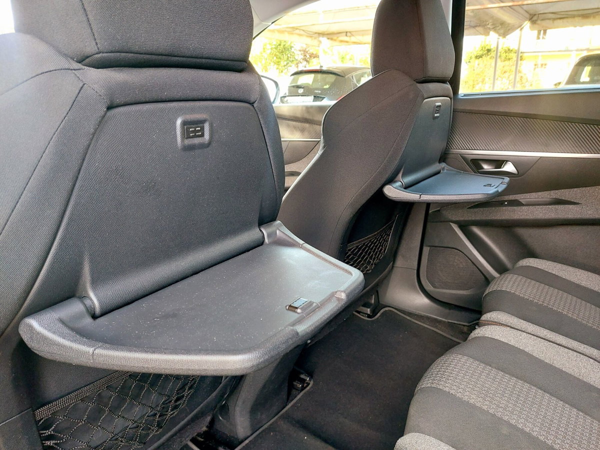 Peugeot 5008 BlueHDi 130 S&S Business (13)