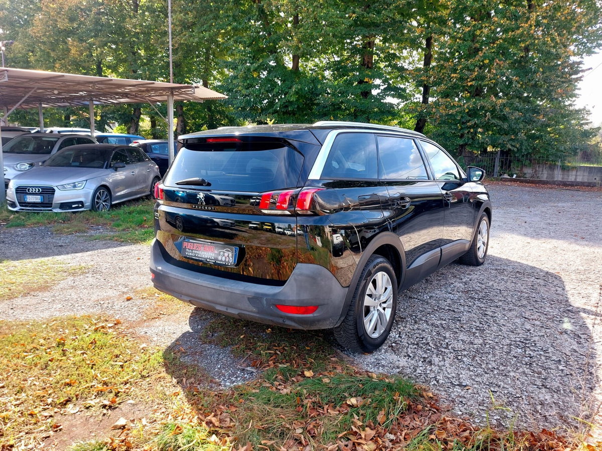 Peugeot 5008 BlueHDi 130 S&S Business (2)