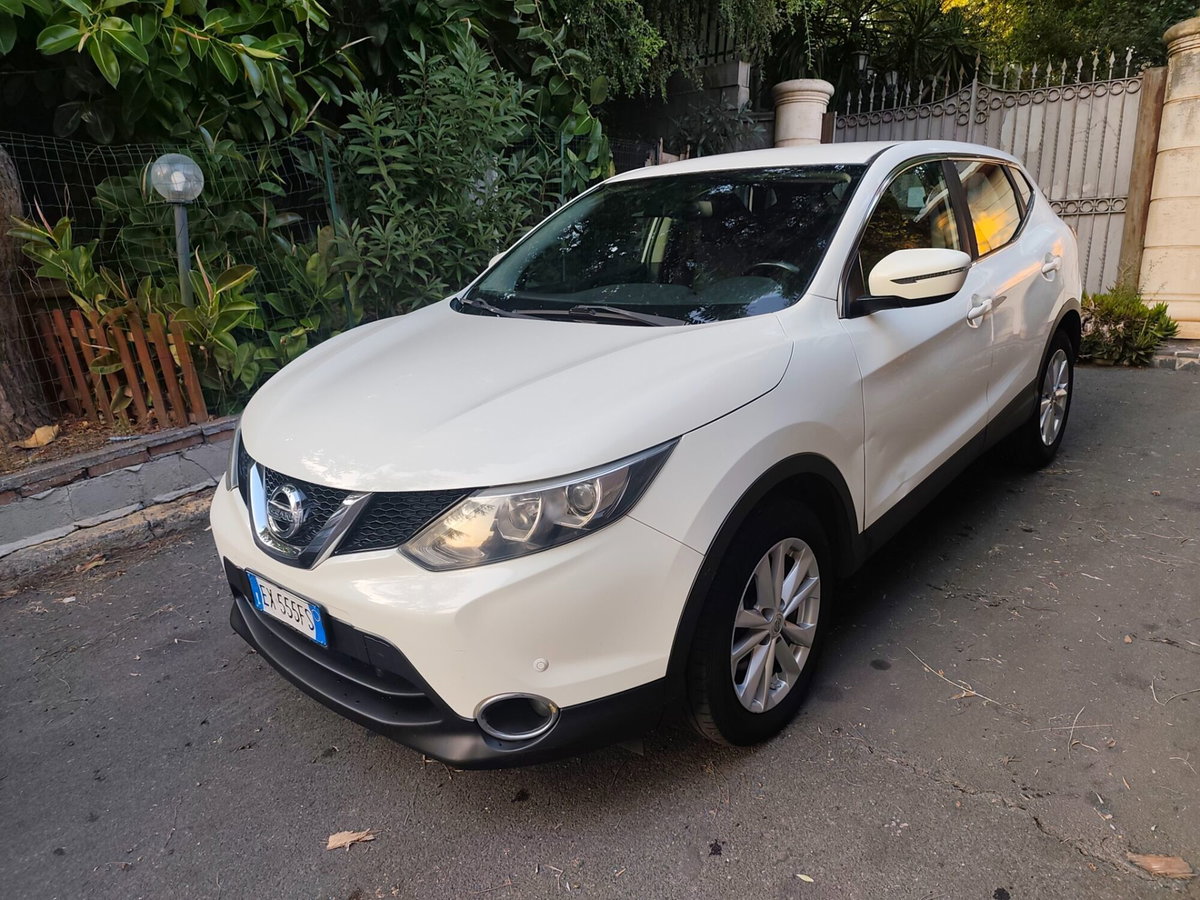 Nissan Qashqai 1.5 dCi Tekna (2)