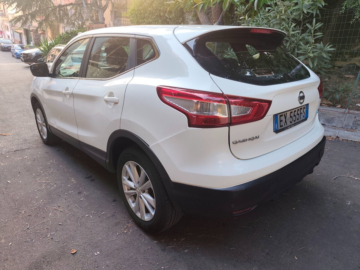Nissan Qashqai 1.5 dCi Tekna (6)