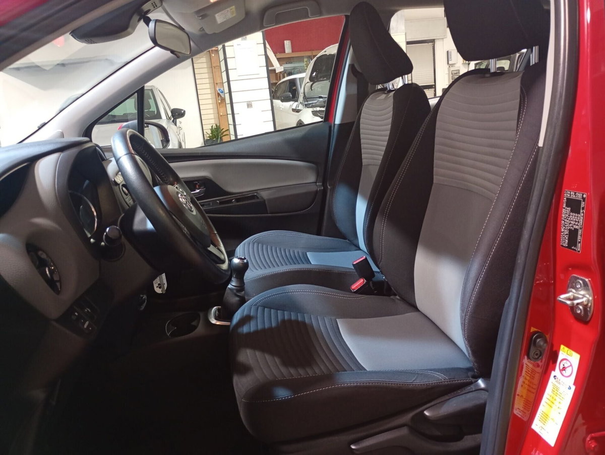 Toyota Yaris 1.0 72 CV 5 porte Active (11)