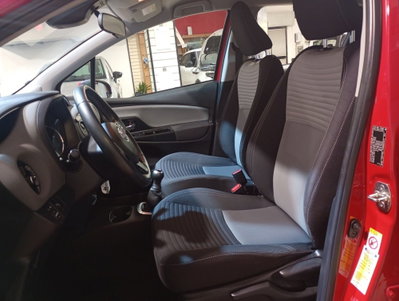 Toyota Yaris 1.0 72 CV 5 porte Active (11)