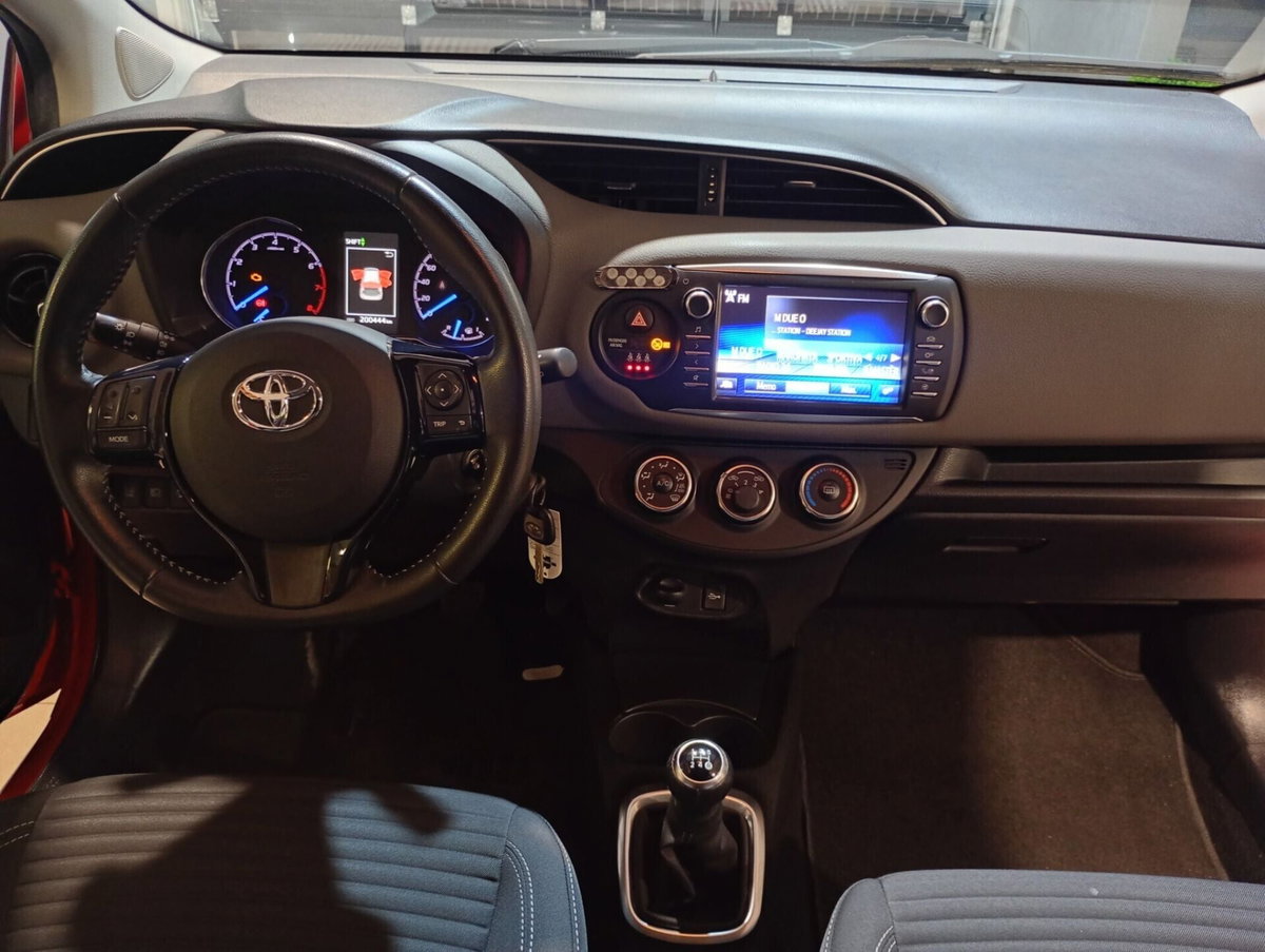 Toyota Yaris 1.0 72 CV 5 porte Active (5)