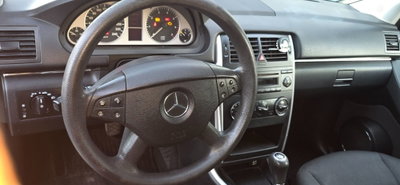 Mercedes-Benz Classe B 180 NGT BlueEFFICIENCY (9)