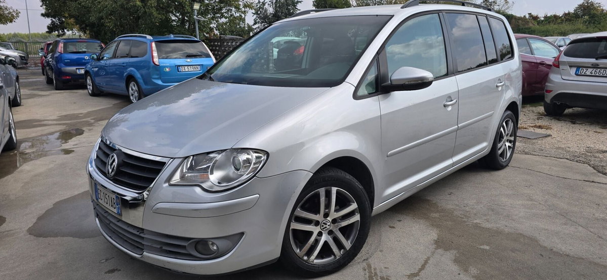 Volkswagen Touran TDI 105CV DPF Conceptline