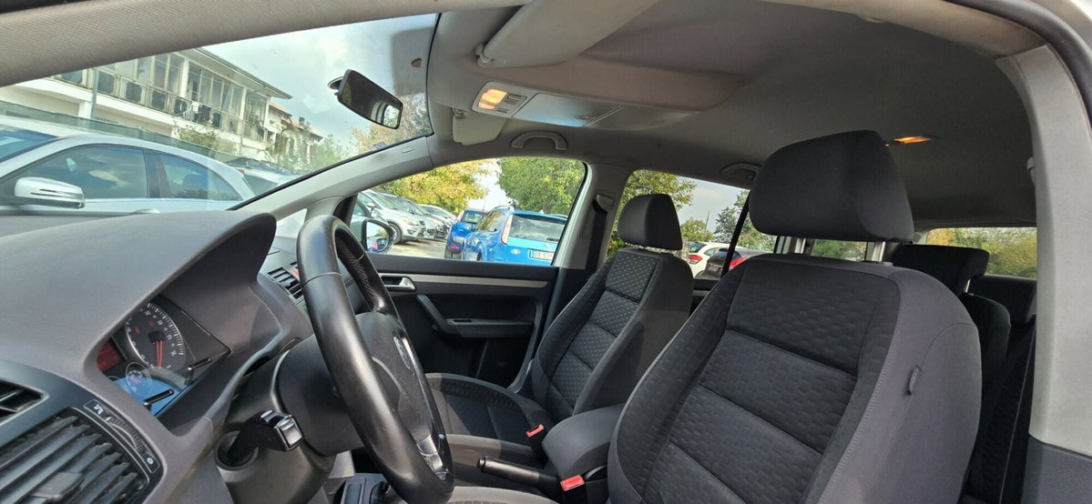Volkswagen Touran TDI 105CV DPF Conceptline (13)