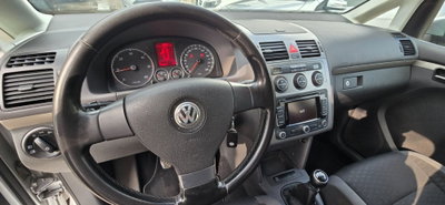 Volkswagen Touran TDI 105CV DPF Conceptline (15)