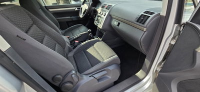 Volkswagen Touran TDI 105CV DPF Conceptline (16)