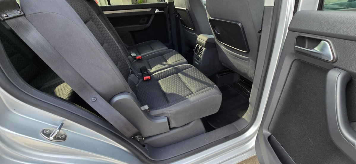 Volkswagen Touran TDI 105CV DPF Conceptline (17)