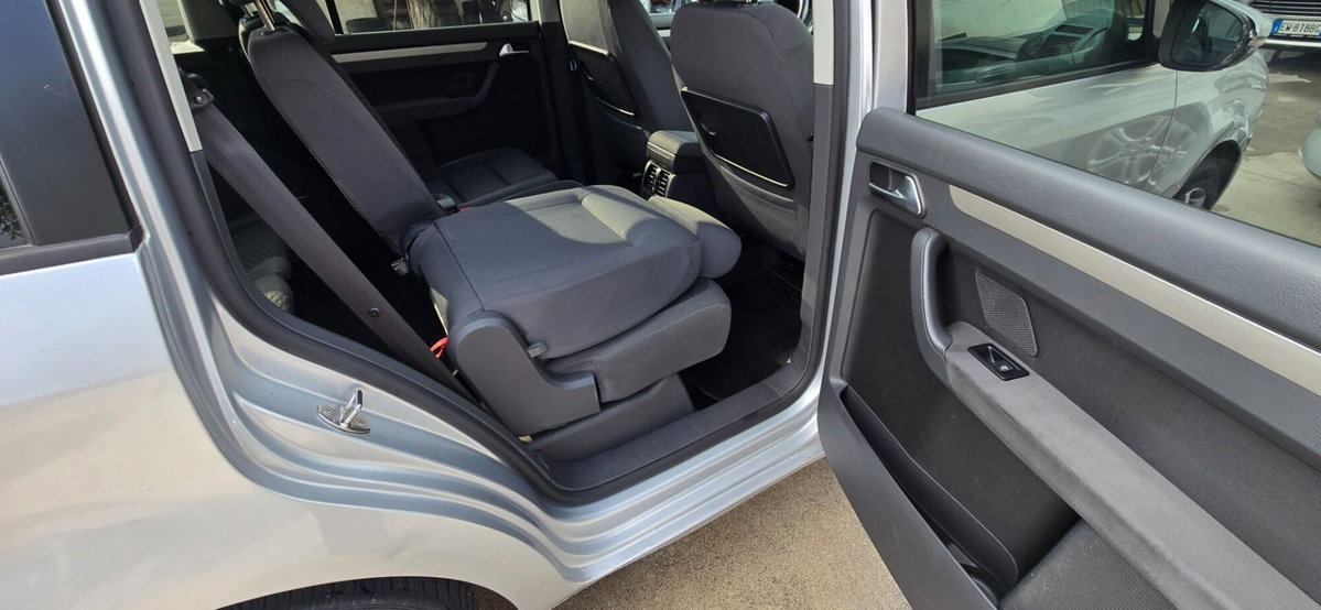 Volkswagen Touran TDI 105CV DPF Conceptline (18)