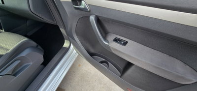 Volkswagen Touran TDI 105CV DPF Conceptline (19)