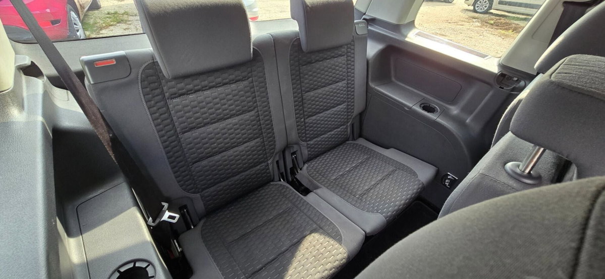 Volkswagen Touran TDI 105CV DPF Conceptline (20)