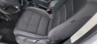 Volkswagen Touran TDI 105CV DPF Conceptline (9)
