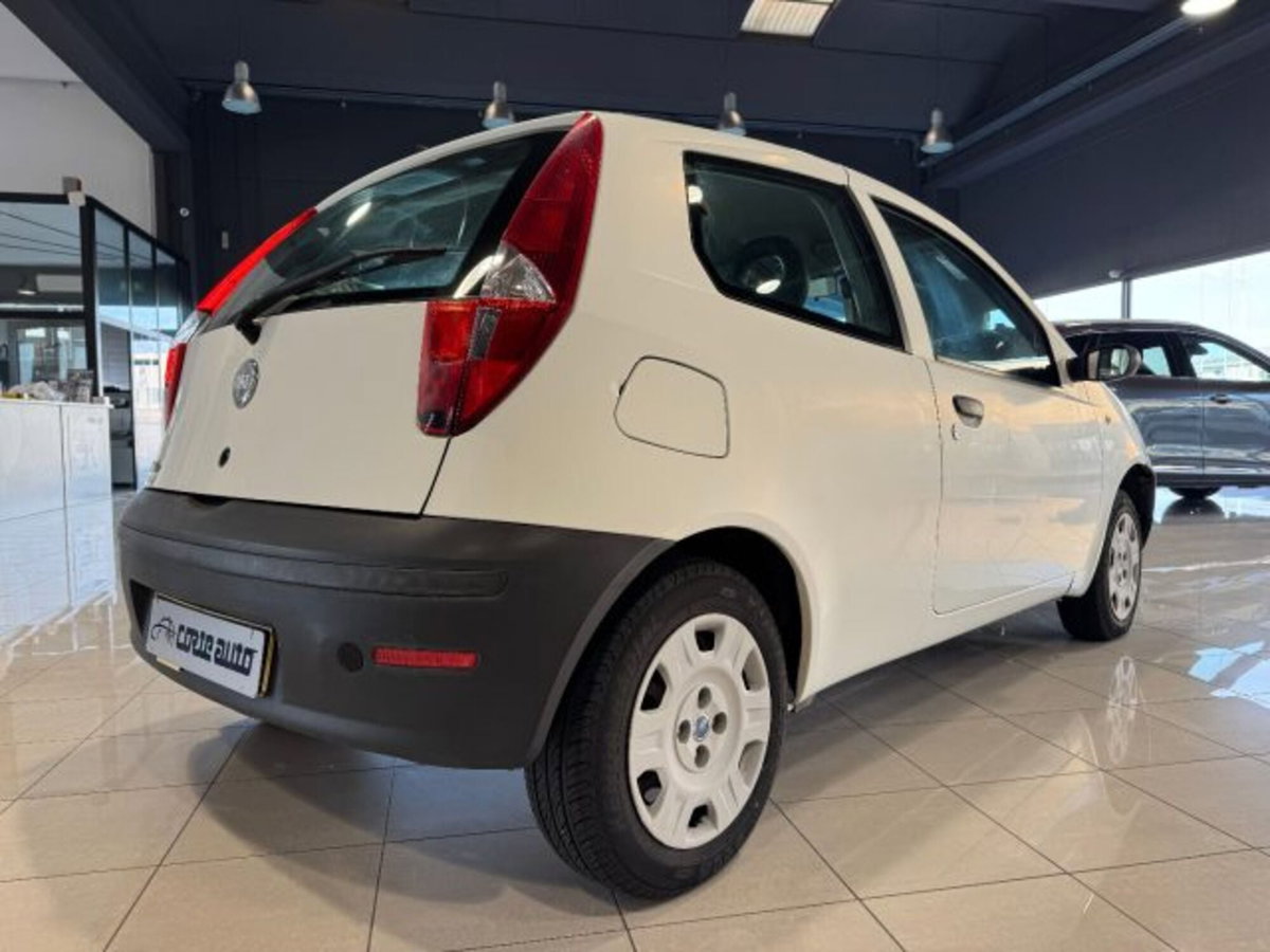 Fiat Punto 1.2 3 porte Active (3)