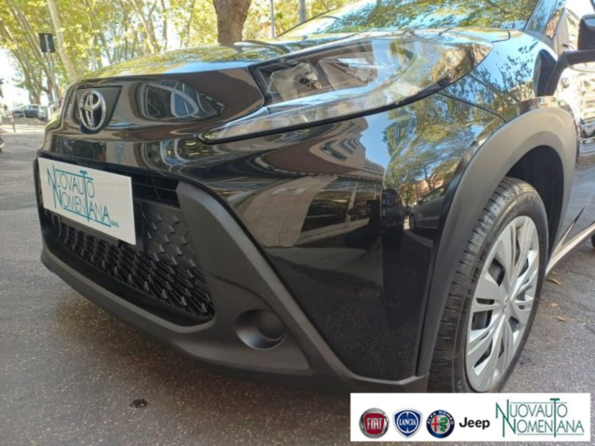 Toyota Aygo X 1.0 VVT-i 72 CV 5p. Undercover S-CVT (4)
