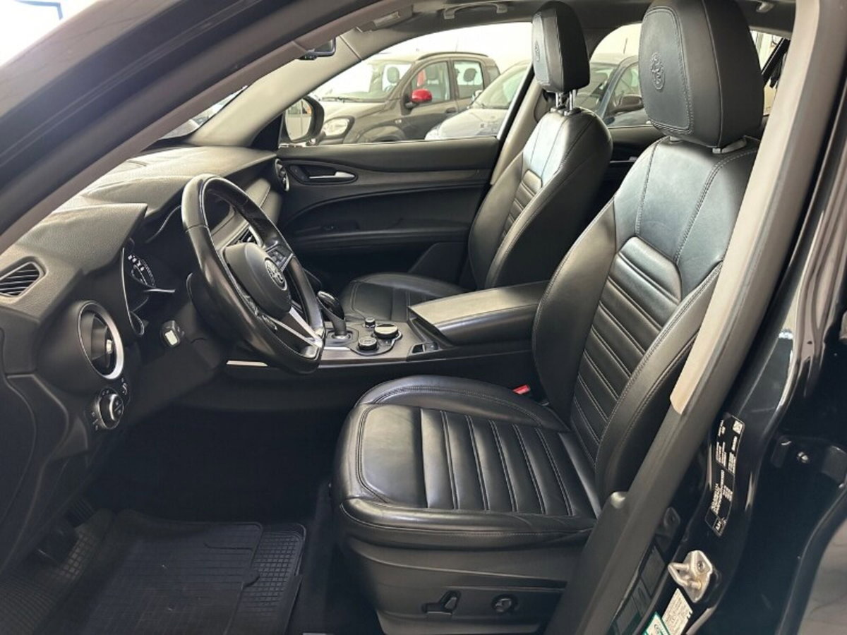 Alfa Romeo Stelvio Stelvio 2.2 Turbodiesel 210 CV AT8 Q4 Executive (11)