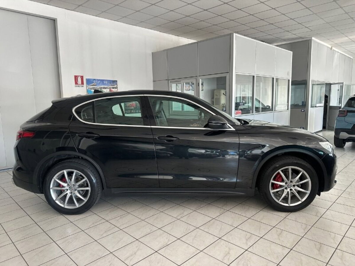 Alfa Romeo Stelvio Stelvio 2.2 Turbodiesel 210 CV AT8 Q4 Executive (4)