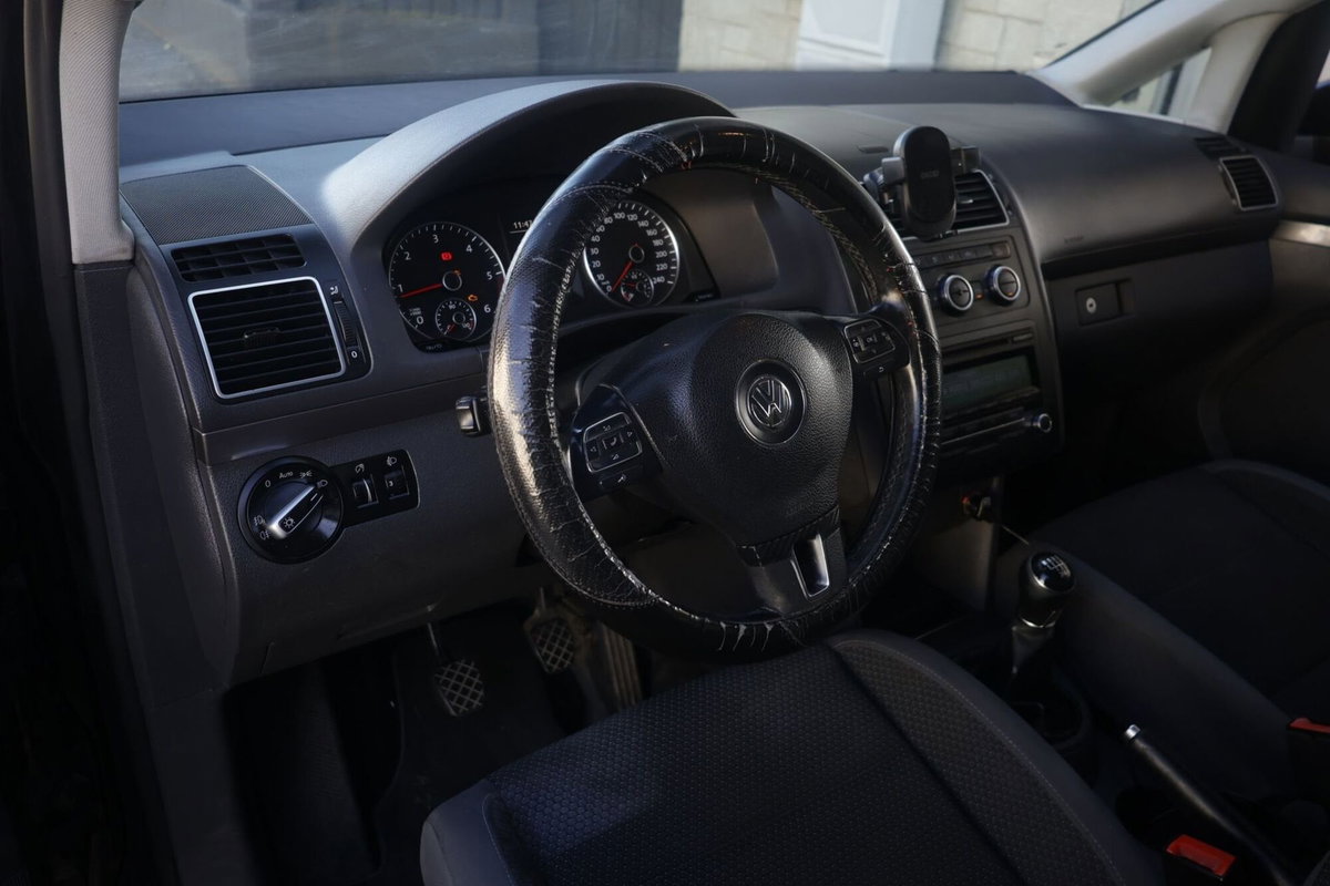 Volkswagen Touran 1.6 TDI Comfortline (14)