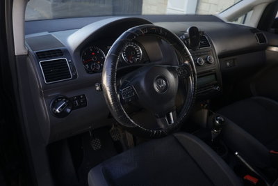 Volkswagen Touran 1.6 TDI Comfortline (14)