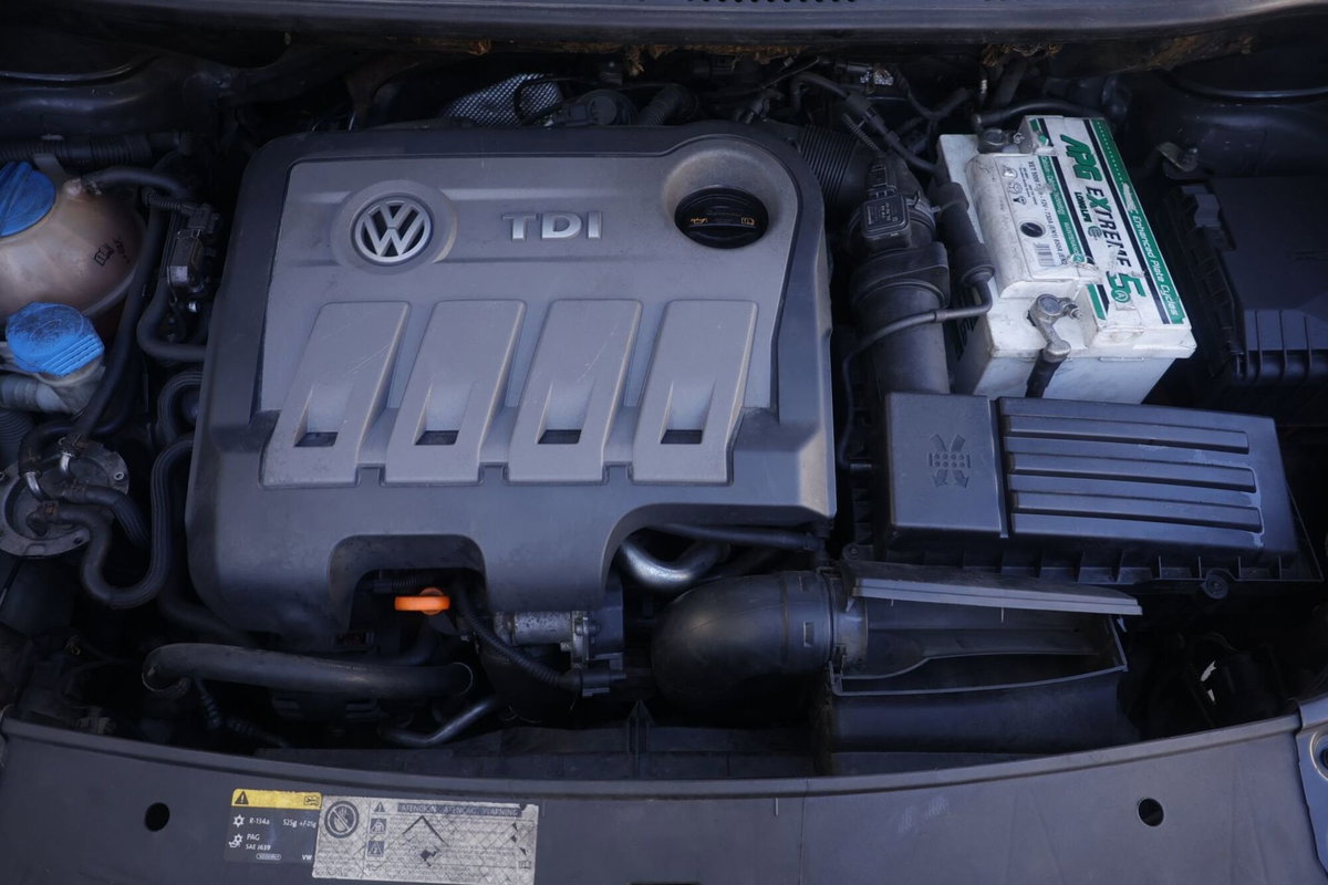 Volkswagen Touran 1.6 TDI Comfortline (19)