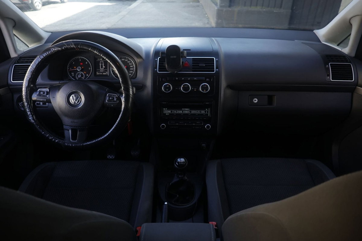Volkswagen Touran 1.6 TDI Comfortline (2)