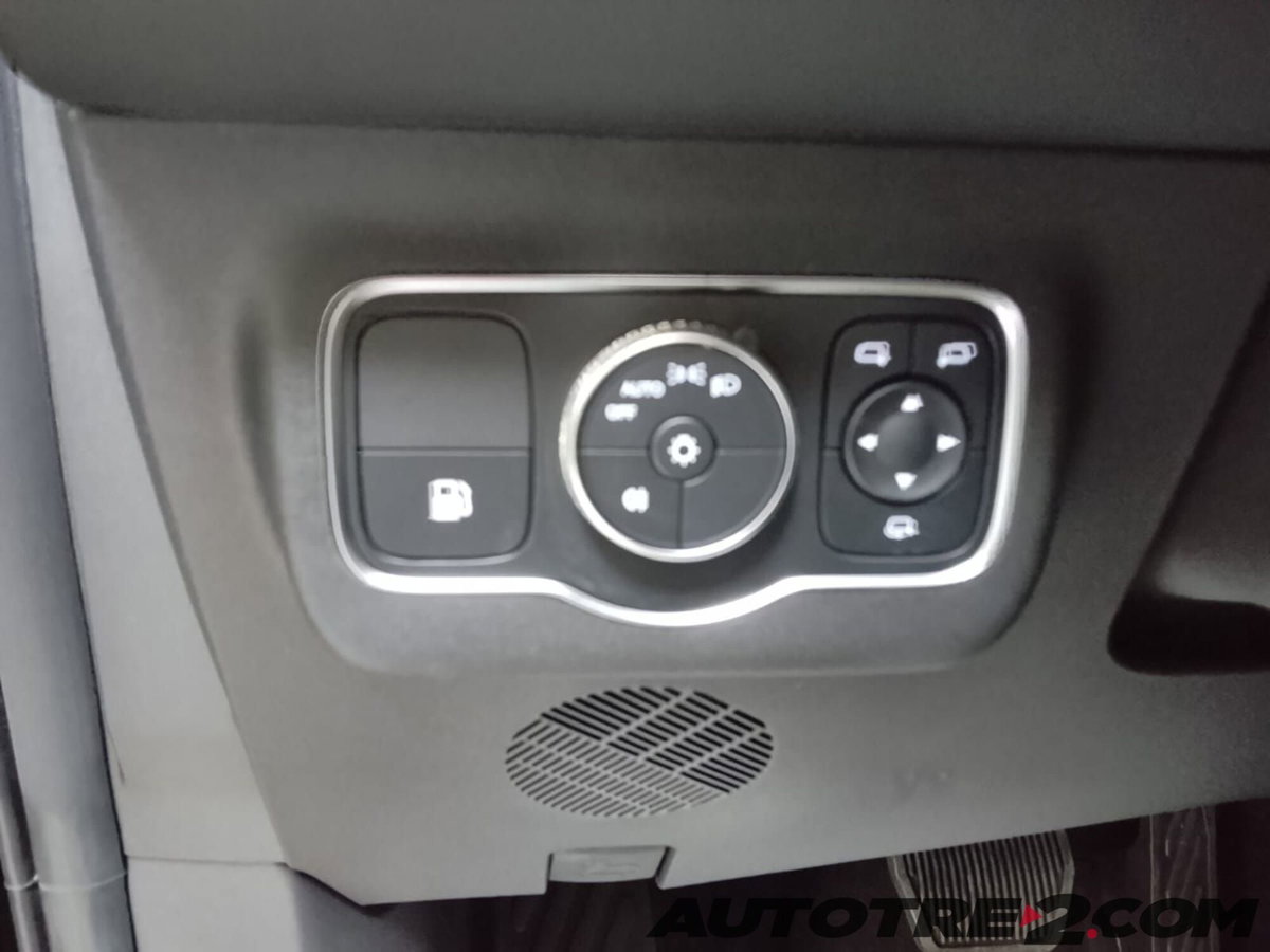 Omoda Omoda 9 SHS-P 1.5 tgdi phev Premium i-awd dht (16)
