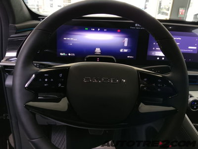 Omoda Omoda 9 SHS-P 1.5 tgdi phev Premium i-awd dht (18)