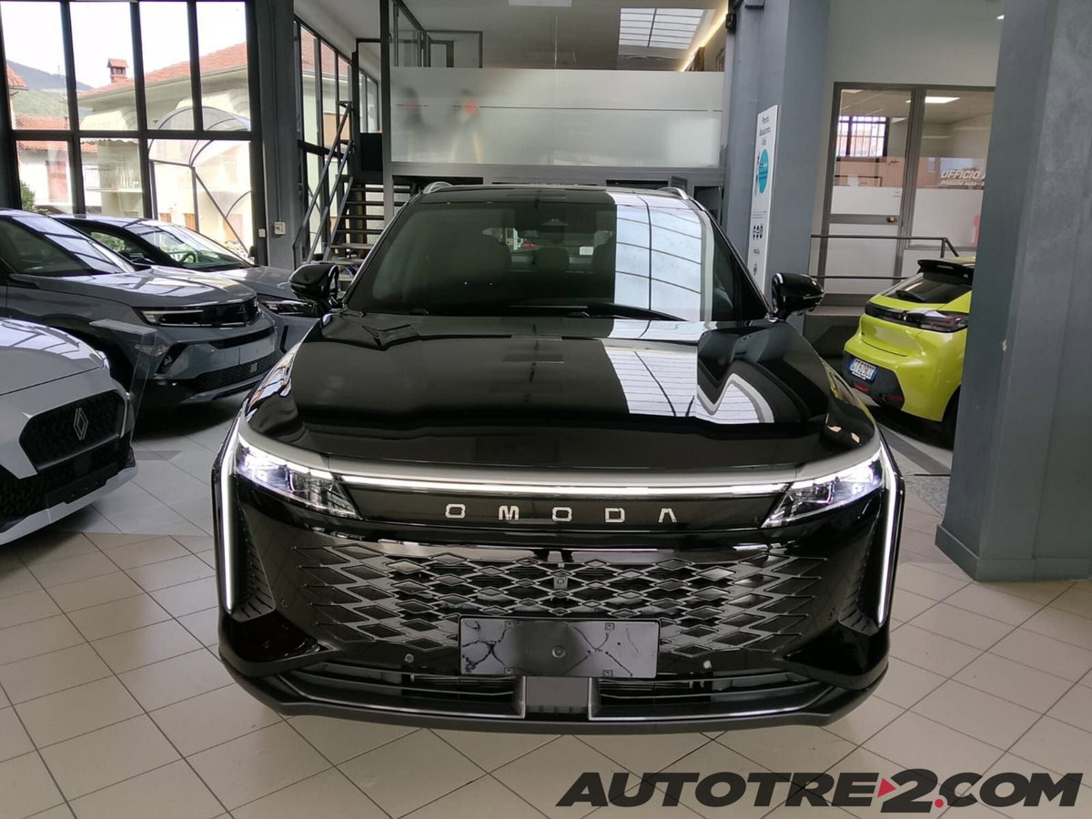 Omoda Omoda 9 SHS-P 1.5 tgdi phev Premium i-awd dht (4)