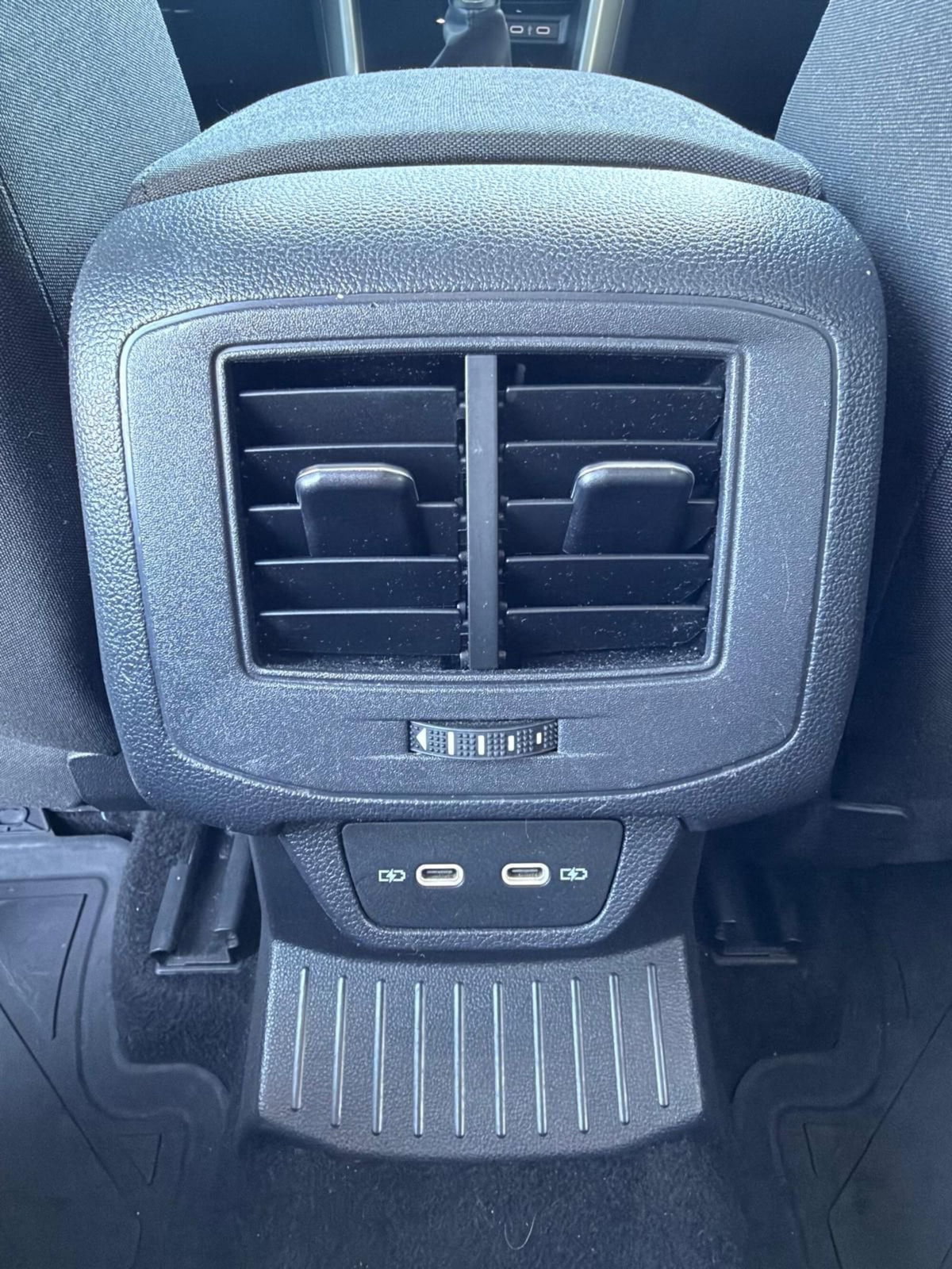 Volkswagen T-Roc 1.0 TSI Style (13)