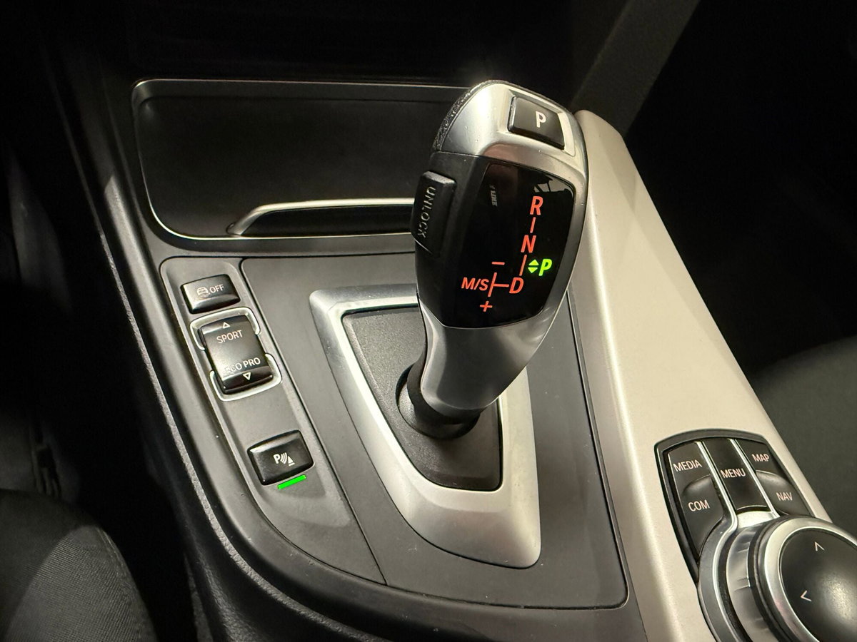 BMW Serie 3 Touring 320d  Business Advantage (10)